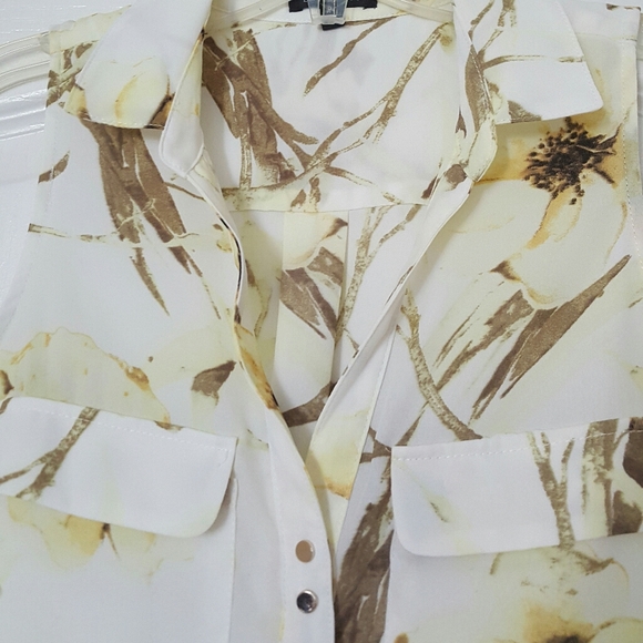 Dynamite Collar Top - Picture 6 of 13